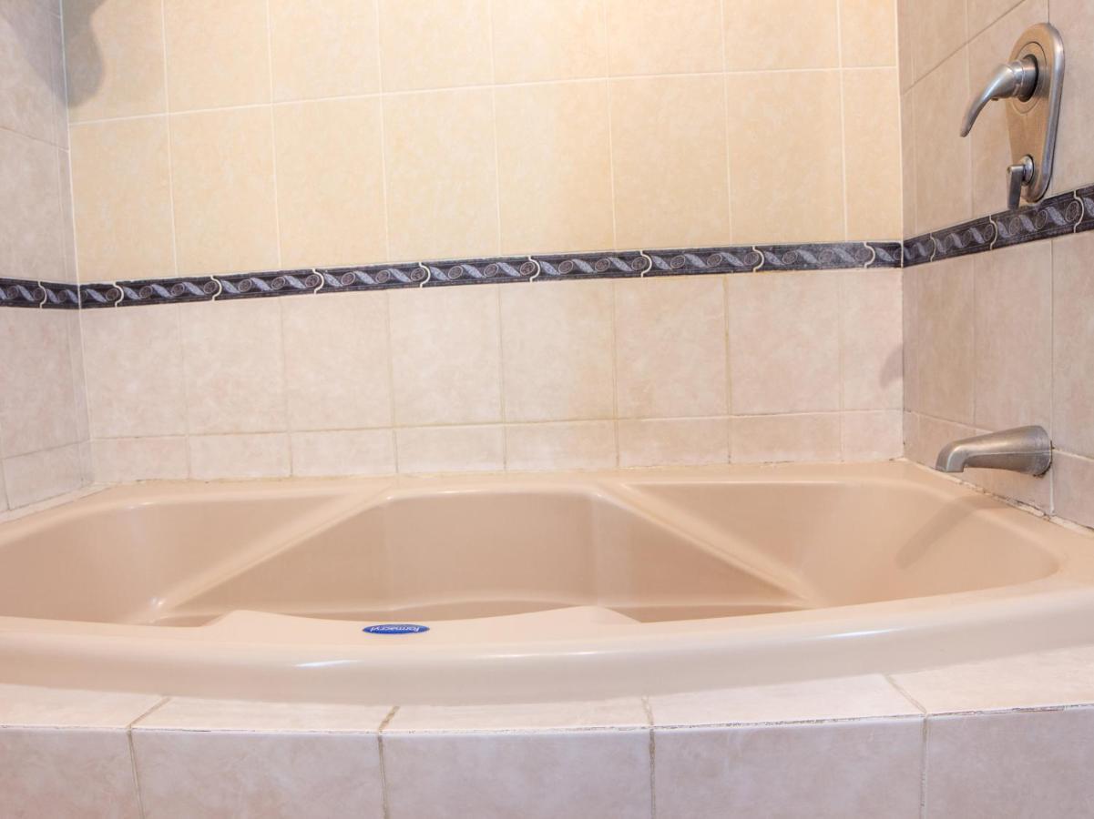 Capital O Hotel Villa Monini Пуэбла Экстерьер фото