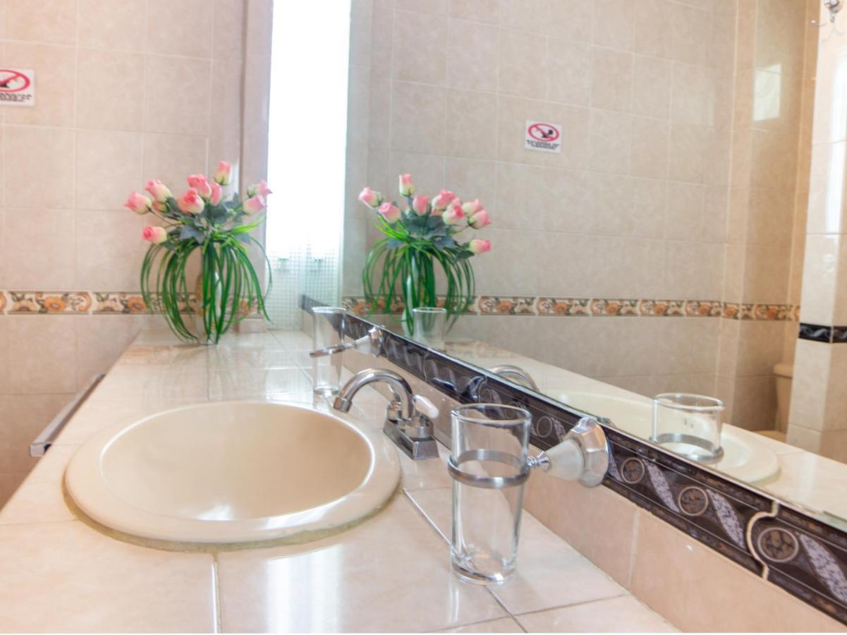 Capital O Hotel Villa Monini Пуэбла Экстерьер фото