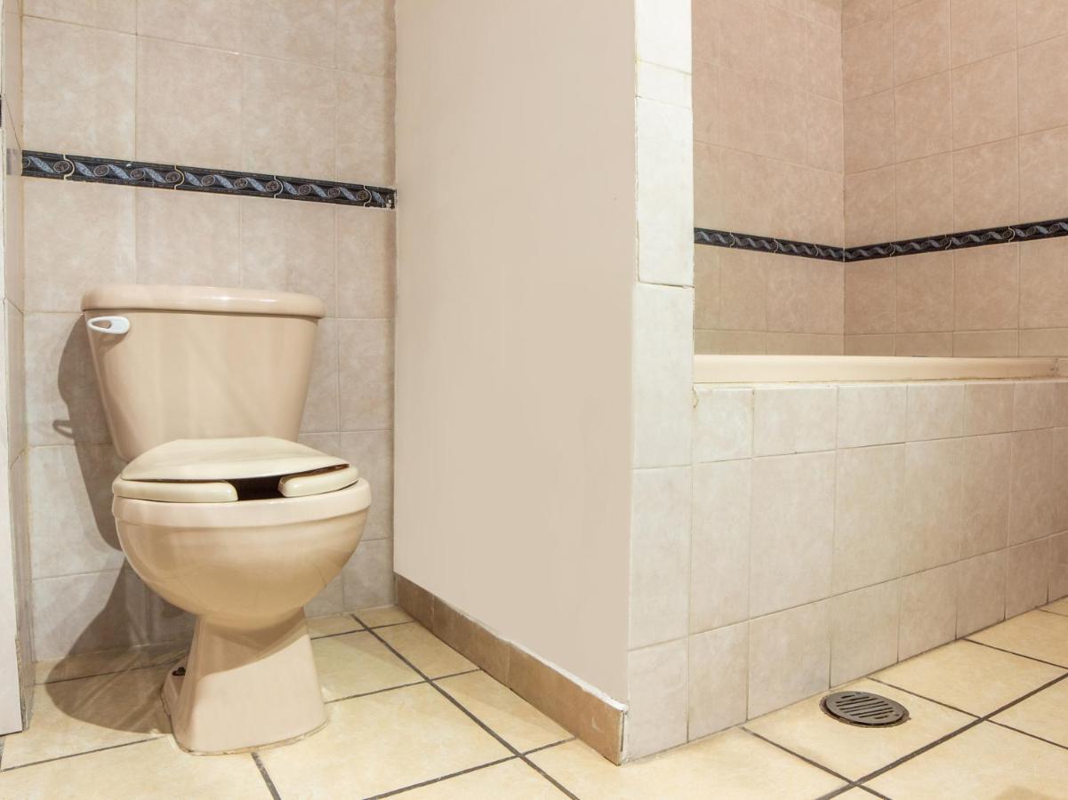 Capital O Hotel Villa Monini Пуэбла Экстерьер фото